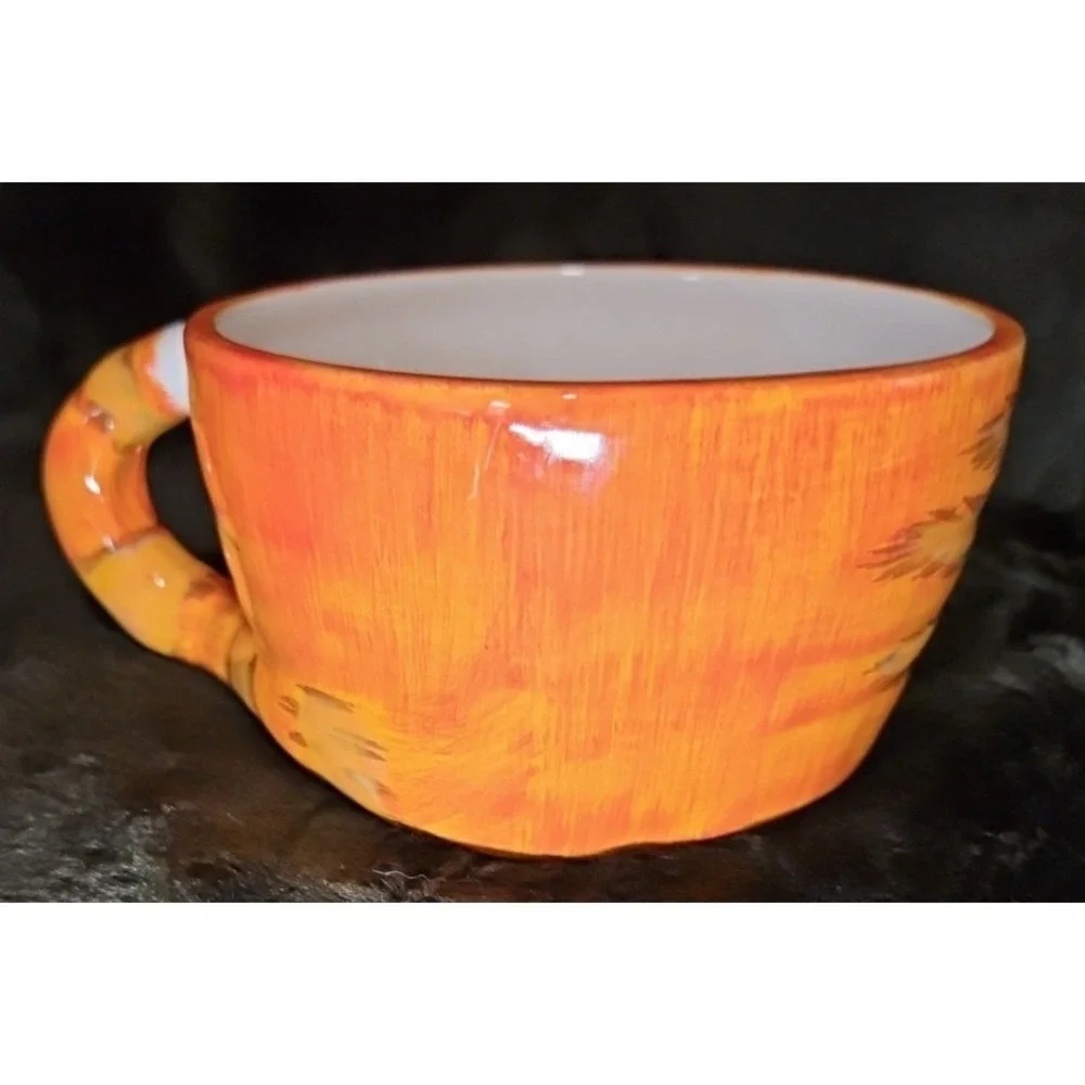 3 Piece‎ Teapot, Cat head as lid, Teapot, and Cup underneath. Unique